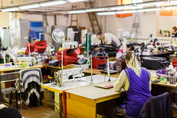 Kadınlar çanta detay dikiş