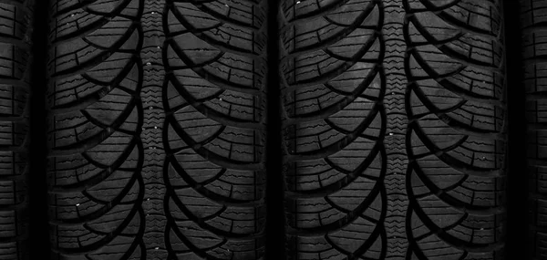 Siyah kauçuk otomobil lastikleri — Stok fotoğraf