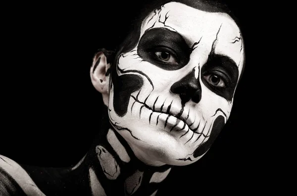 Mulher com scull body art — Fotografia de Stock