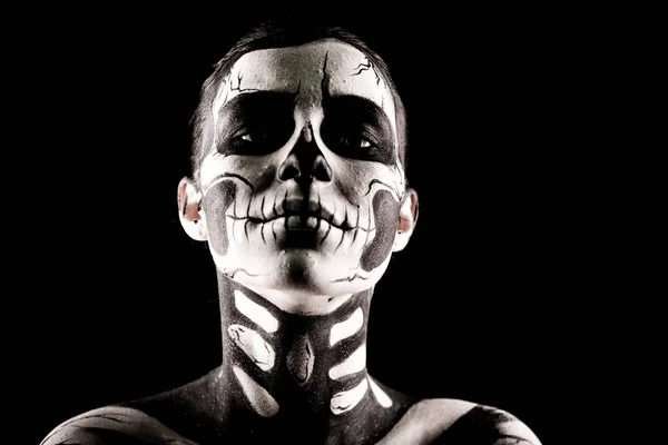 Mujer con scull body art —  Fotos de Stock