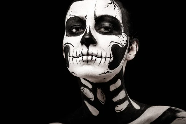 Mulher com scull body art — Fotografia de Stock