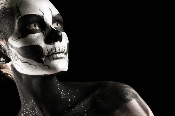 Mulher com scull body art — Fotografia de Stock