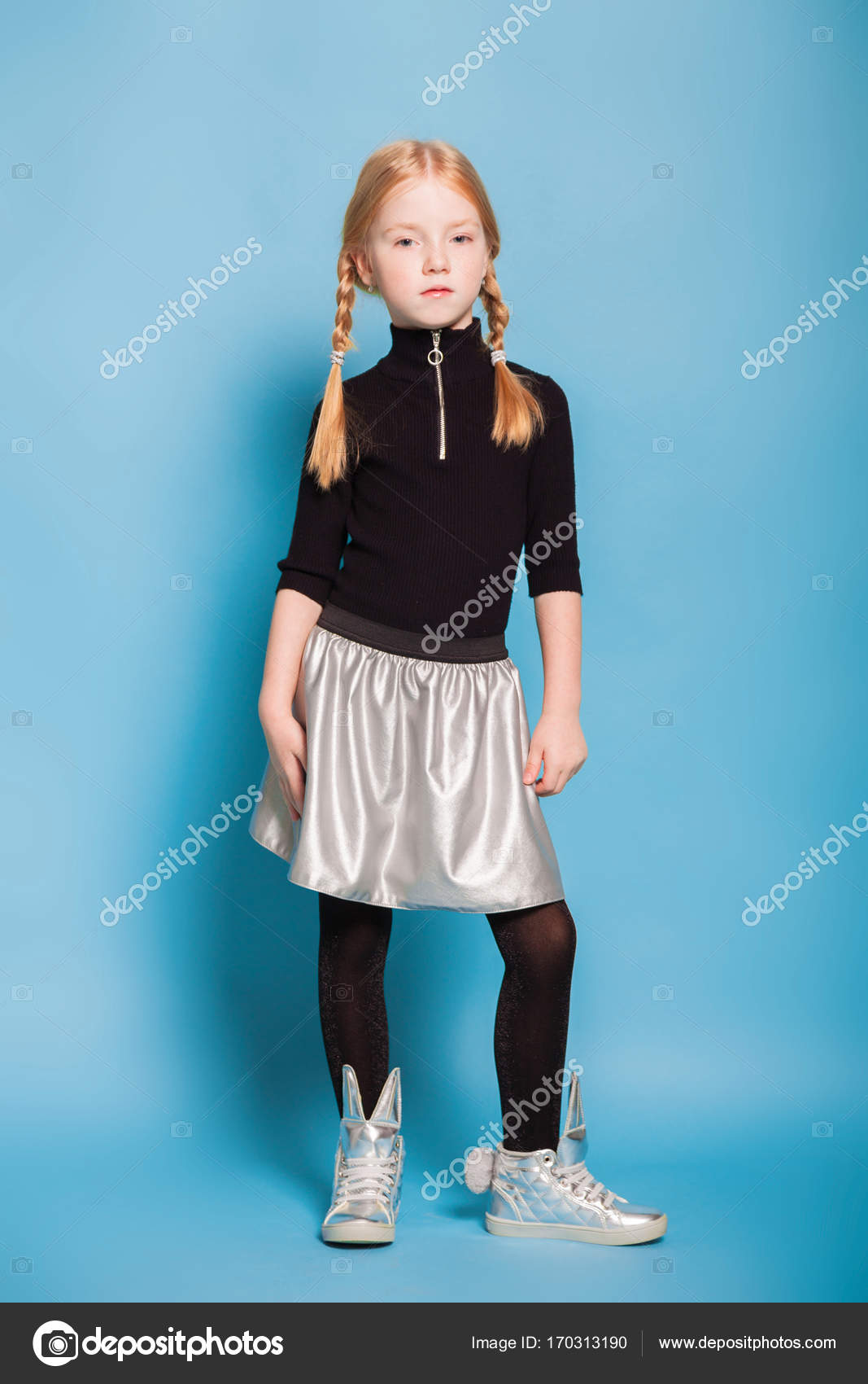 Young Girls In Skirts Gallery