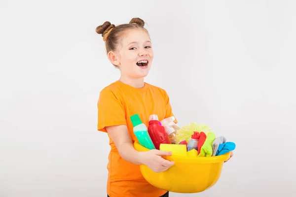 Niña con química doméstica — Foto de Stock