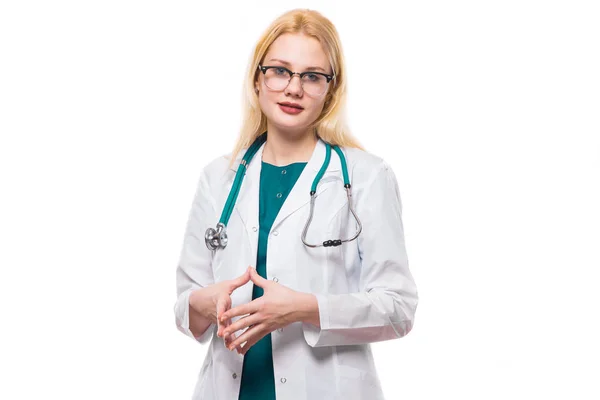 Jovem Médico Feminino Confiante Olhando Para Câmera Isolada Fundo Branco — Fotografia de Stock