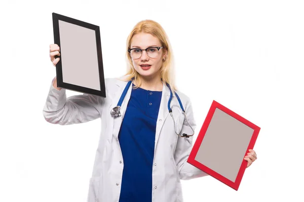 Junge Ärztin Mit Zwei Leeren Rahmen — Stockfoto
