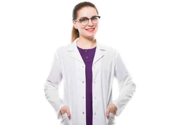 Junge Ärztin Isoliert Auf Weißem Hintergrund — Stockfoto