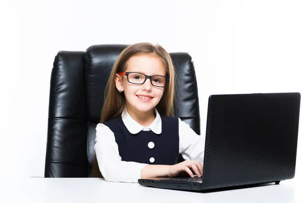 Linda Niña Utilizando Ordenador Portátil Aislado Fondo Blanco —  Fotos de Stock