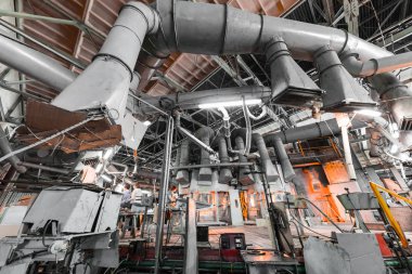 Cam Fabrikası'nda etkin çalışma işlemi için yüksek kaliteli havalandırma görünümünü