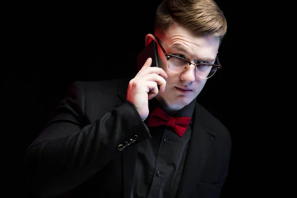 Stylish Blonde Guy Speaking Smartphone Black Background — Stock Photo, Image