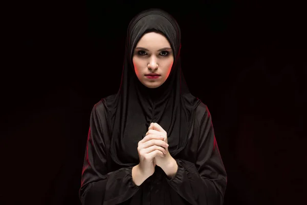 Πορτρέτο Του Νεαρή Μουσουλμάνα Παραδοσιακά Ρούχα — Φωτογραφία Αρχείου