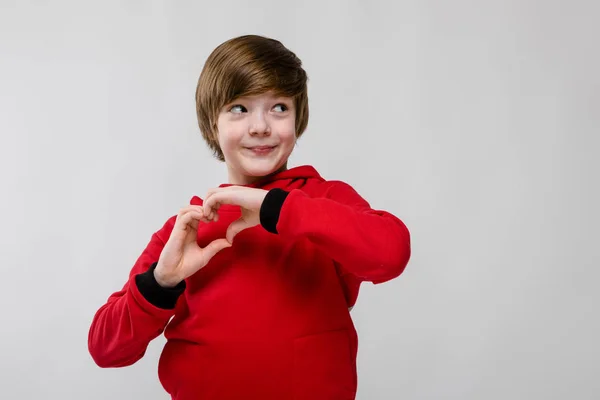 Приємний Дев Ятнадцять Кавказький Хлопчик Повсякденному Вбранні Показує Різні Вирази — стокове фото