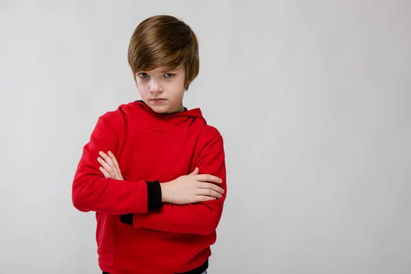 Ωραίο Preteen Αγόρι Καυκάσιος Casual Ντύσιμο Παρουσιάζοντας Διαφορετικές Εκφράσεις Λευκό — Φωτογραφία Αρχείου