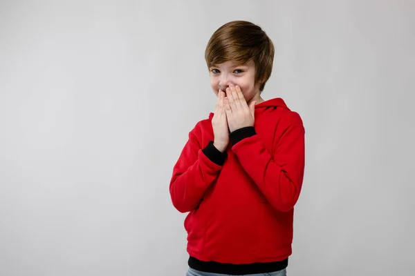 Bom Menino Caucasiano Pré Adolescente Roupa Casual Mostrando Expressões Diferentes — Fotografia de Stock