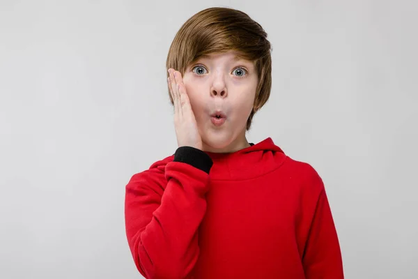 Mooie Kaukasische Preteen Jongen Casual Outfit Tonen Verschillende Uitdrukkingen Witte — Stockfoto