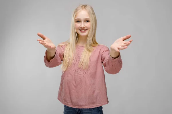 Hübsches Kaukasisches Blondes Teenie Mädchen Kariertem Hemd Und Brille Mit — Stockfoto