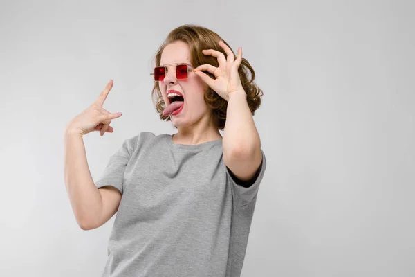 Portrait Beautiful Redhead Happy Young Woman Red Sunglasses Grimacing Gray — Stock Photo, Image