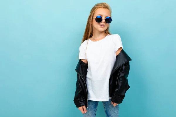 Little Cool Girl Black Leather Jacket Sunglasses Posing Blue Background — Stockfoto