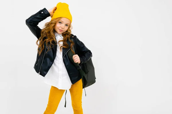 Linda Niña Moda Chaqueta Cuero Con Mochila — Foto de Stock