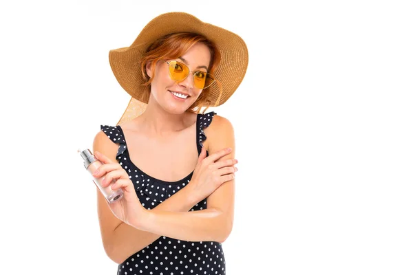 Young Woman Beach Hat Posing Sunscreen White Background — Stock Photo, Image