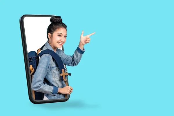 Smartphone Pop Untuk Iklan Wanita Asia Backpacker Perjalanan Tangan Menunjuk — Stok Foto