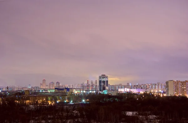 Megacity-avond wolken — Stockfoto