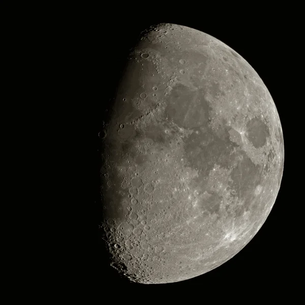 Half Moon - телескопічний погляд — стокове фото
