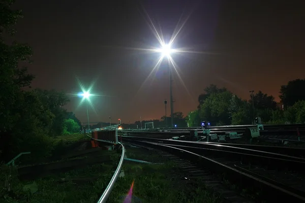 Floodlights noturnos ferroviários — Fotografia de Stock