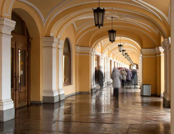 Gallery Passage Crowd — Stock Photo, Image