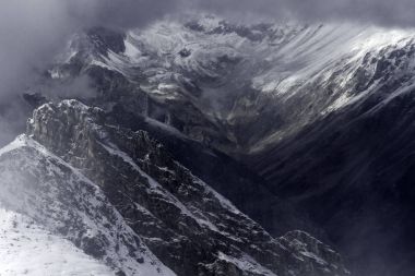 Dağ Vadisi Caucasus