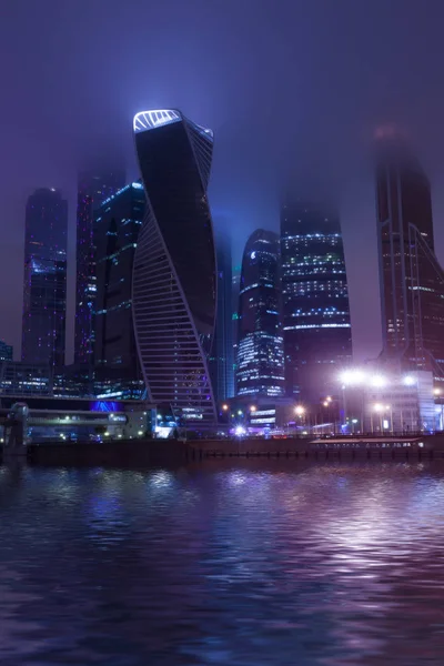 Moskou stad nacht mist — Stockfoto