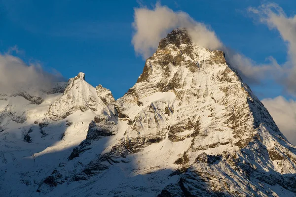 Montanhas inverno neve — Fotografia de Stock