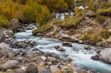 Dağ dere sonbahar