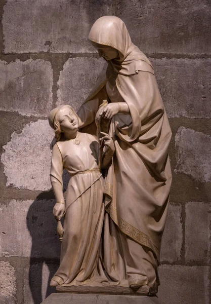 Sculpture statue Notre Dame — Stock Photo, Image