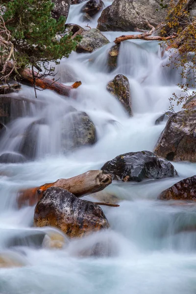 Камені потік води — стокове фото