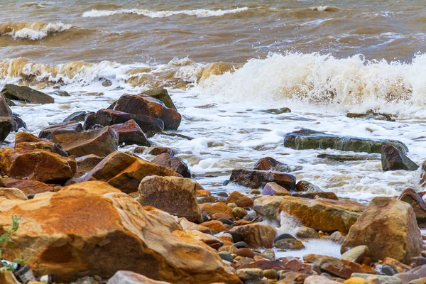 Surf onde pietre — Foto Stock