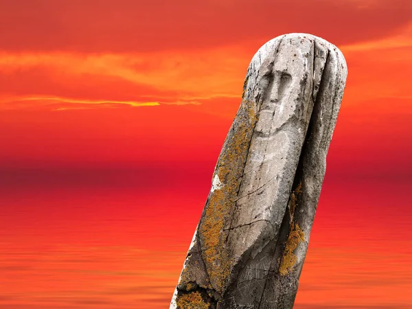 Ancient Stone Ritual Tribe Totem Idol Orange Sea Sunset Sunrise — Stock Photo, Image