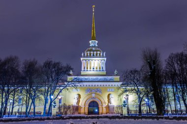 Tarihsel Bahriye buildingl Simgesel Yapı Petersburg gece
