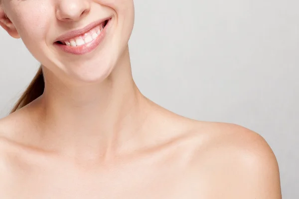 Hermosa mujer spa sonriendo . — Foto de Stock