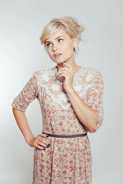 Studio genç kadın karar