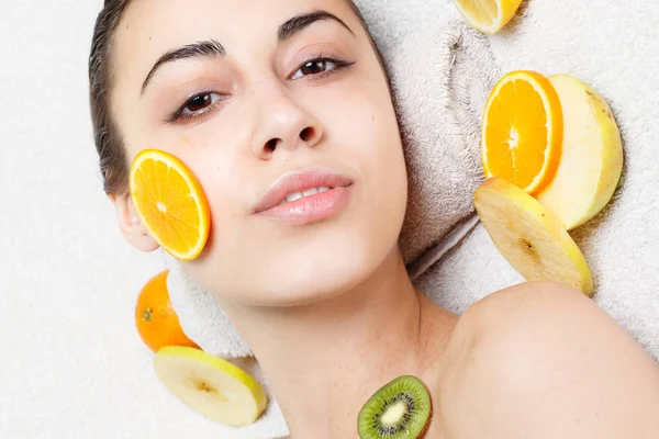 Natürliche hausgemachte Früchte Gesichtsmasken. frisches Obst — Stockfoto