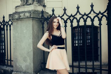 Sana bakmak ve gülümsemek güzel kız