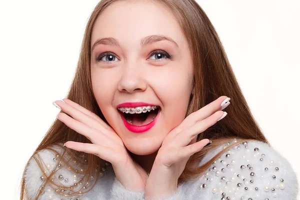 Sorriso saudável, bonito, a criança para o dentista.Retrato de um — Fotografia de Stock