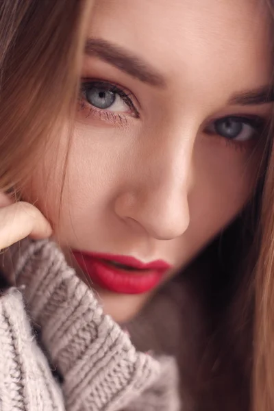 Close-up af en smuk kvinder hendes røde læber - Stock-foto