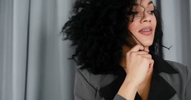 Mensen Ras Etniciteit Portret Concept Jonge Afrikaanse Mix Race Vrouw — Stockvideo