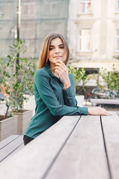 Lady dragen van stijlvolle kleding — Stockfoto