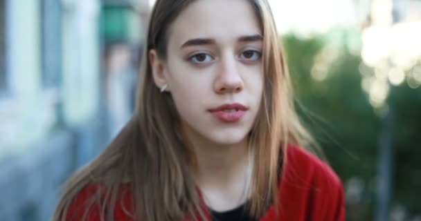 Menschen Emotionen Und Mimik Konzept Gesicht Glücklich Lächelnde Junge Frau — Stockvideo