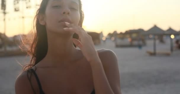 Liburan Resor Konsep Pariwisata Gadis Seksi Laut Tubuh Cantik Gadis — Stok Video