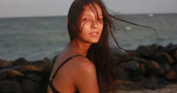 Διακοπές Θέρετρο Έννοια Του Τουρισμού Σέξι Κορίτσι Στη Θάλασσα Όμορφο — Αρχείο Βίντεο