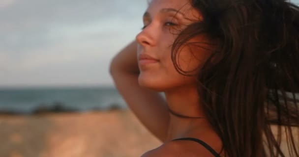 Vacances Station Balnéaire Concept Tourisme Fille Sexy Dans Mer Beau — Video
